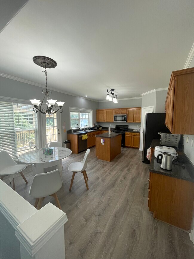 Kitchen - 5032 Crystal Downs Ln