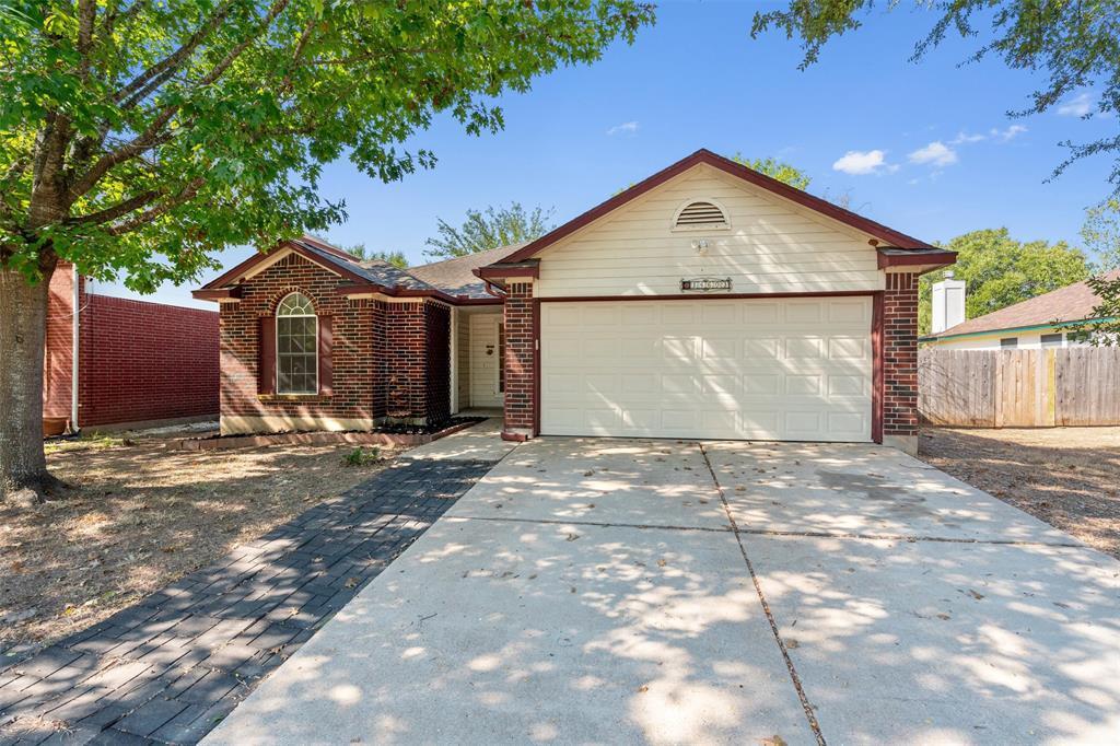 Foto principal - 14603 Fitzgibbon Dr