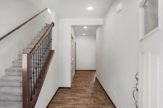 Photo - Newer 5 Bedroom Home off Loxie Eagans! Min...