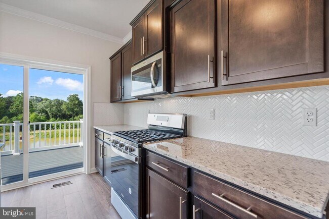Building Photo - 16646 Green Glade Dr