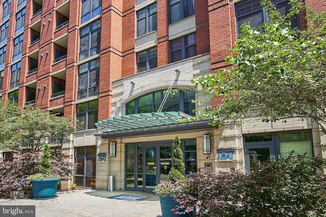 Foto del edificio - 1021 N Garfield St
