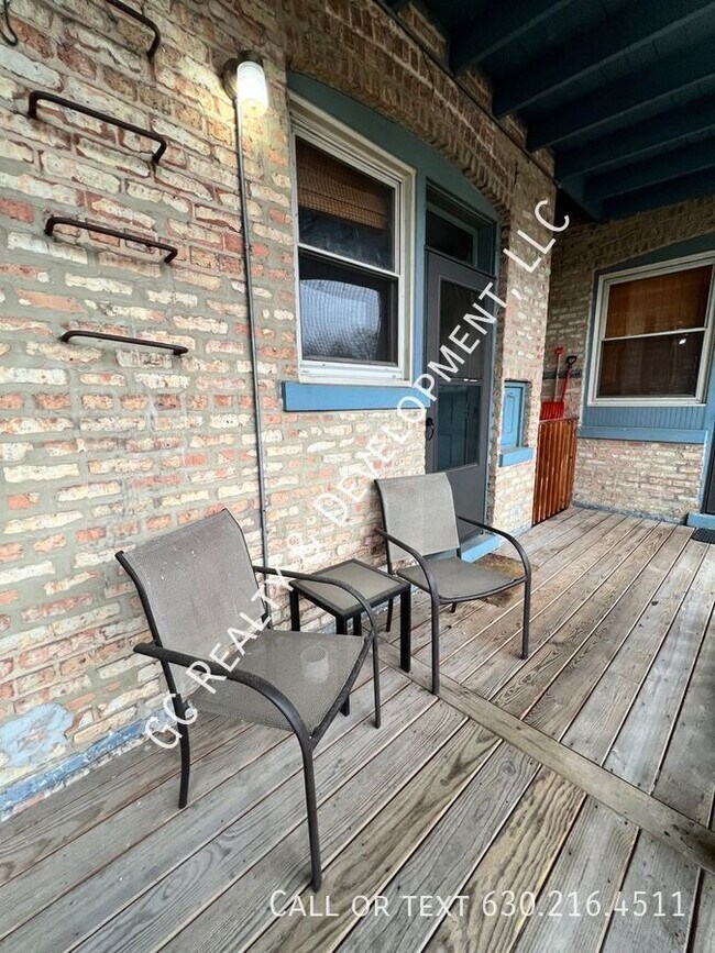 Foto del edificio - 7438 Adams St
