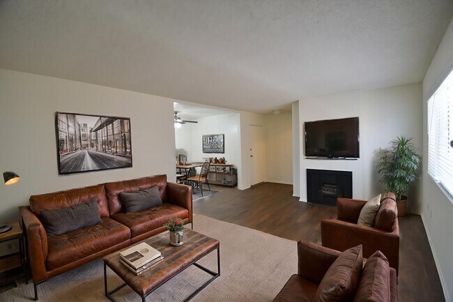Foto del edificio - 13849 Chase St