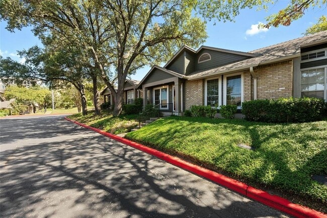 Building Photo - 1015 E Yager Ln