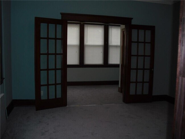 Building Photo - 53 Lindsley St