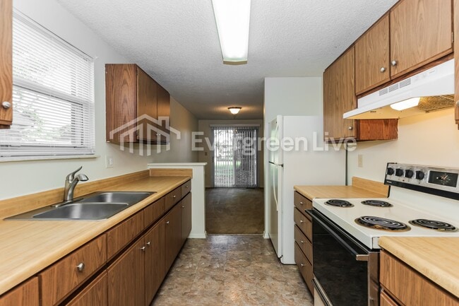 Foto del edificio - 6477 Rolling Glen Dr