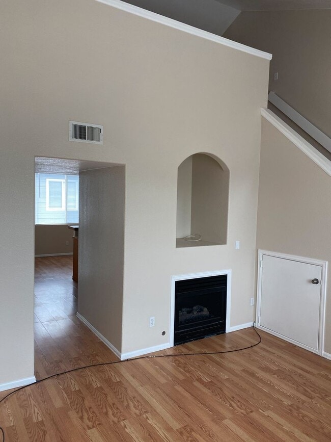 Building Photo - Near Buckley AFB - 2 Bedroom 2 bath + Larg...