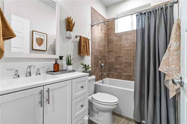 Bathroom - 815 S Howard St