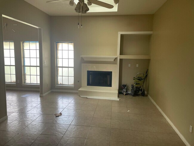 Building Photo - 3645 Innisbrook Dr