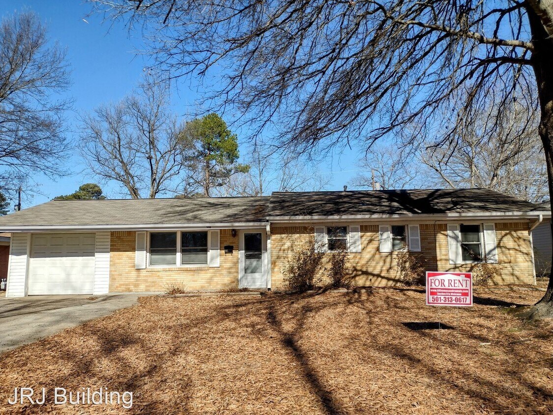 Primary Photo - 3 br, 1.5 bath House - 916 Brewer Street