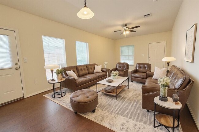 Foto del edificio - 1717 Constantino Cir