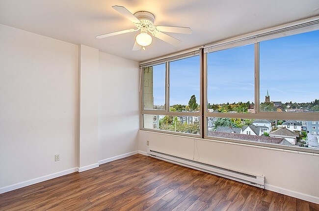 Foto del edificio - 5200 University Way NE