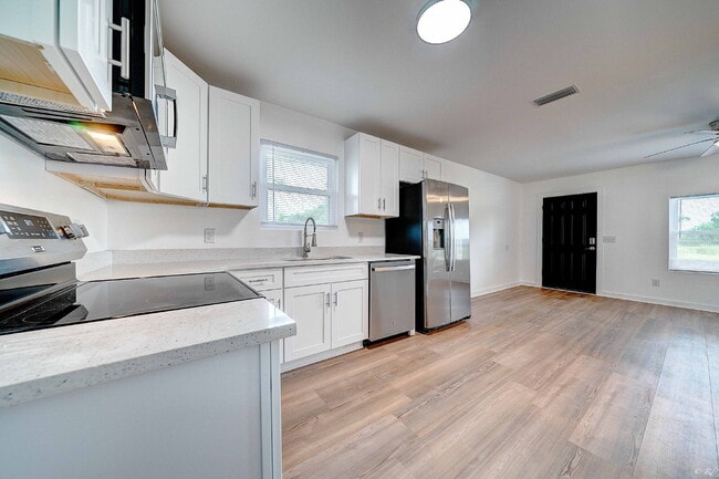 Building Photo - Freshly Renovated 2 Bed apartment in Lynn ...