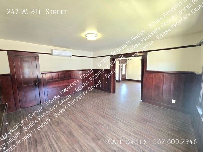 Foto del edificio - 247 W 8th St