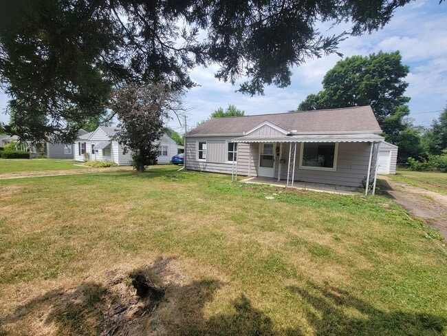 Building Photo - 3BR/1BA w/Garage -3011 Mission Road