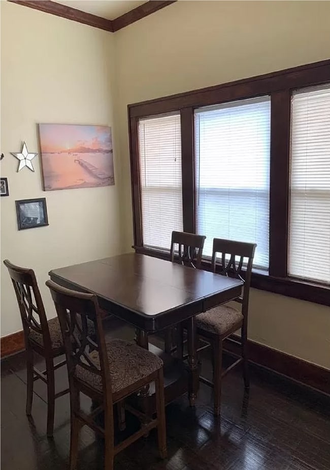 Building Photo - Chic 3 Bed, 2 Bath Haven near OU Health - ...