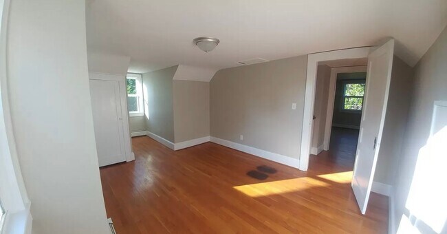 Foto del edificio - 3 bedroom 2 bath prime location!