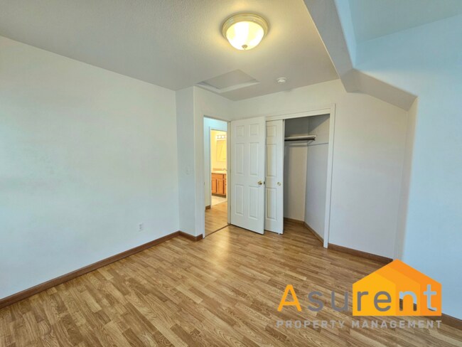 Foto del edificio - Great Open Concept Townhome Available Soon!