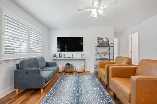 Building Photo - 655 Charlies Rd