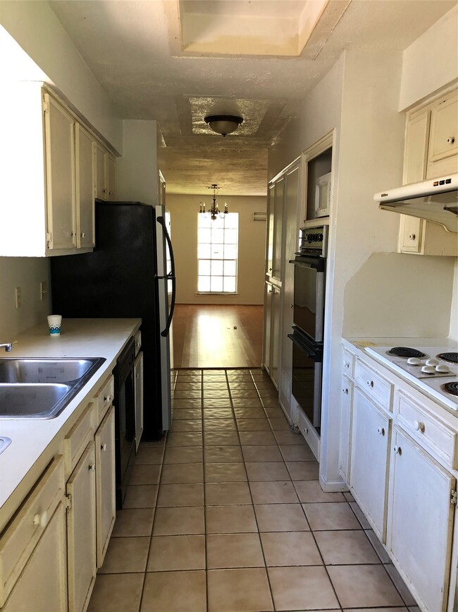 Foto del edificio - 8807 Edgemoor Dr