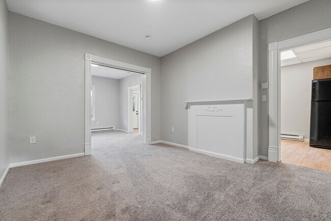 Foto del edificio - Beautiful 3 Bedroom House in Munhall available now!