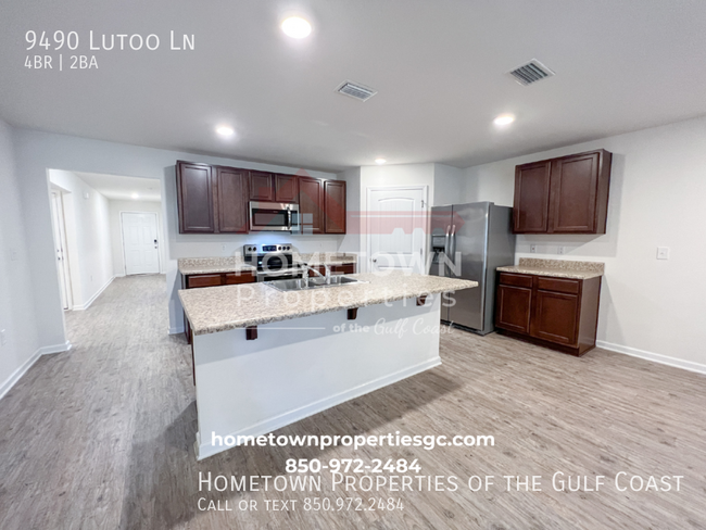 Building Photo - Stunning 4/2 home in Navy Oaks
