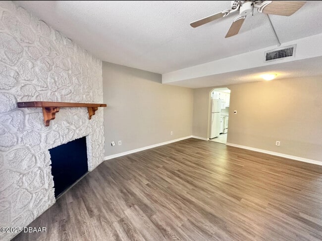 Foto del edificio - 2250 S Palmetto Ave