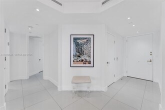 Building Photo - 19500 Turnberry Way