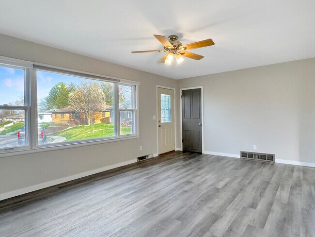 Building Photo - 1080 Dunn Ct