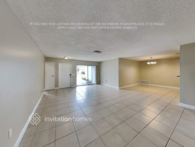 Building Photo - 10611 NW 29th Ct