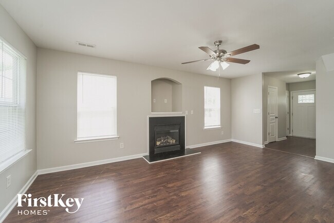 Foto del edificio - 3556 Nevin Brook Rd