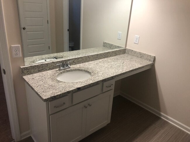 Foto del edificio - 531 Fairway Dr SW