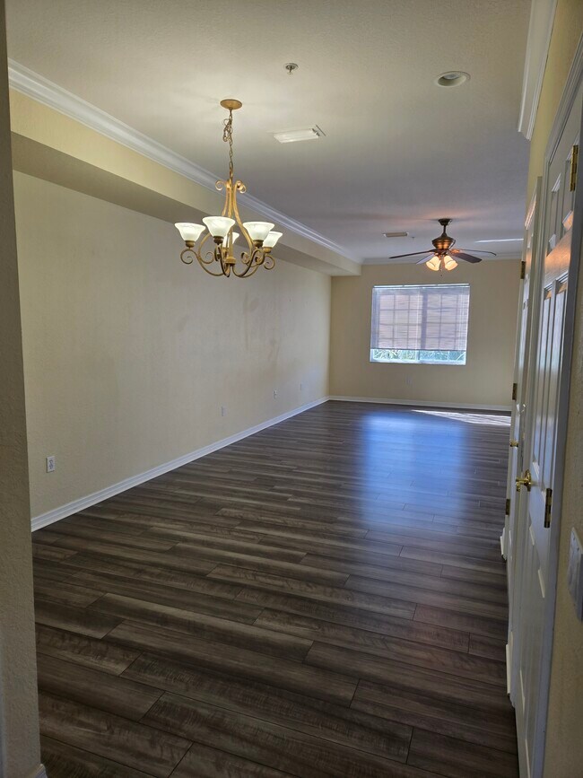 Foto del edificio - 3409-3410 10 Th Ln W