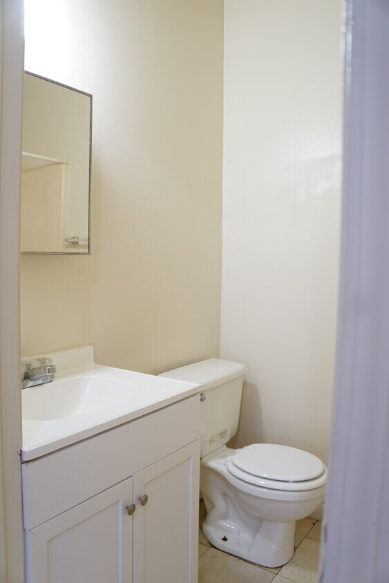Foto principal - 8624 Jeannette St