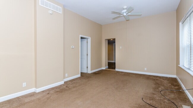 Building Photo - 460 W 29th St