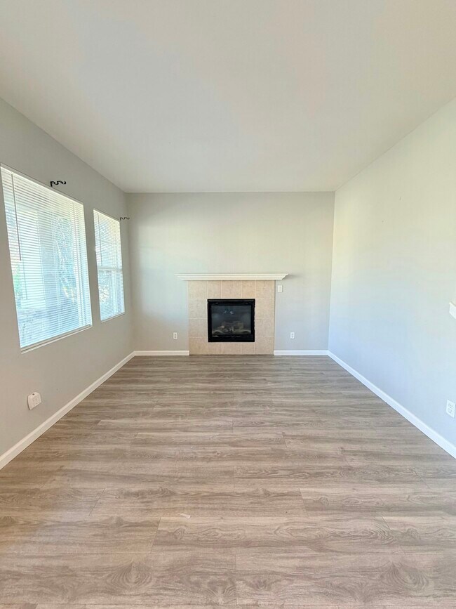 Foto del edificio - 4375 Tropaz Ln