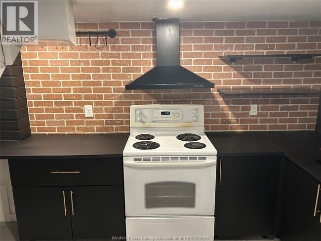 Photo du bâtiment - 1677 Betts Ave