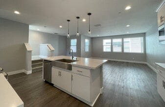 Building Photo - 320 Barbato Ln
