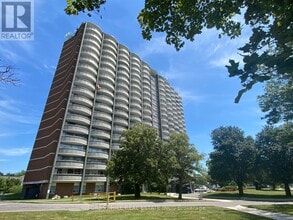 Building Photo - 135 Fenelon Dr