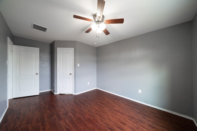 Foto del edificio - 9131 Canter Horse