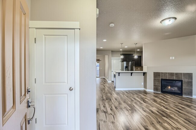 Foyer - 18462 Shadow Ridge Way