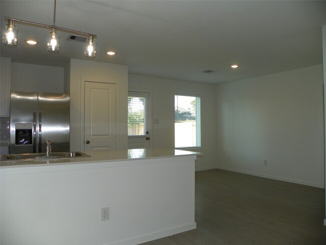 Foto del edificio - 261 Douglas Hls Dr