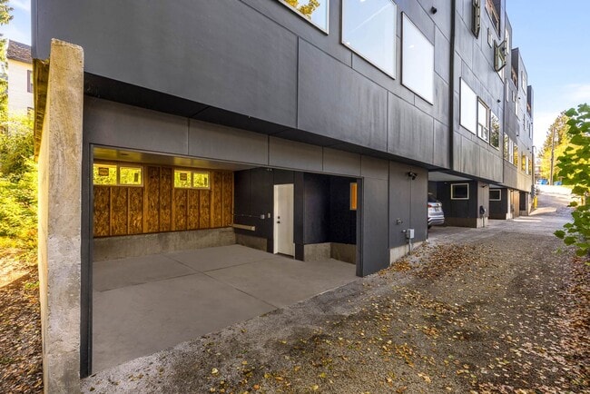 Building Photo - 5052 Renton Ave S