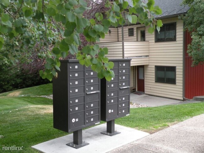 Building Photo - 3 br, 2.5 bath Townhome - 3466 Sunburst Court