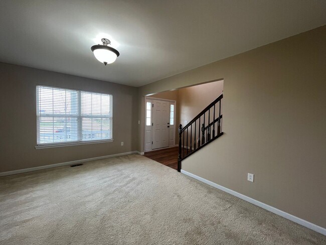 Foto del edificio - Updated 4 Bed 3 Bath Home In Fairview Heights!