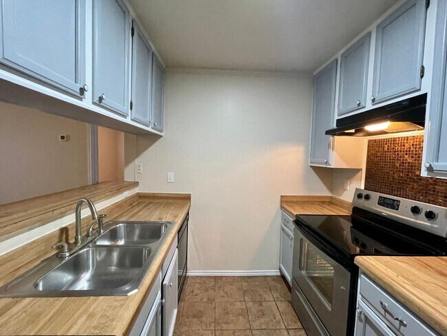 Foto del edificio - 4803 Hamilton Wolfe Rd