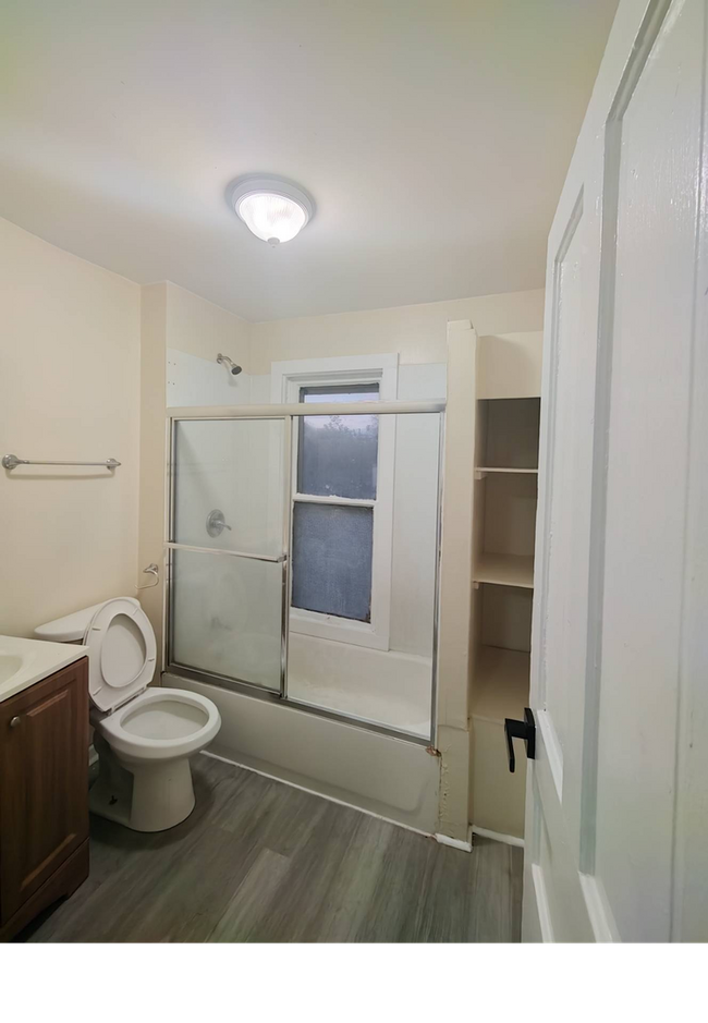 Foto del edificio - 2753 N Holton St