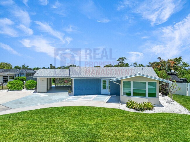Building Photo - Beautiful 3 bed 2 bath available now!