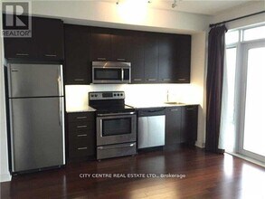 Building Photo - 360 Square One Dr