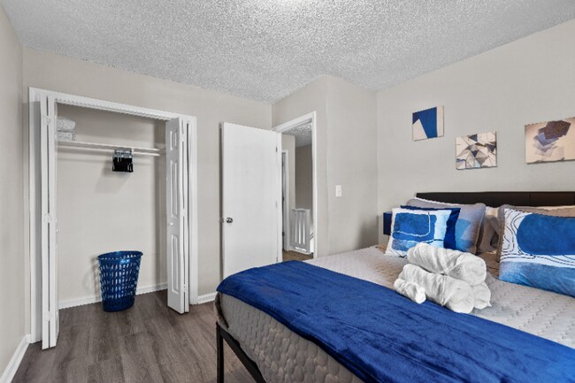 Building Photo - 100 Mosby Cir